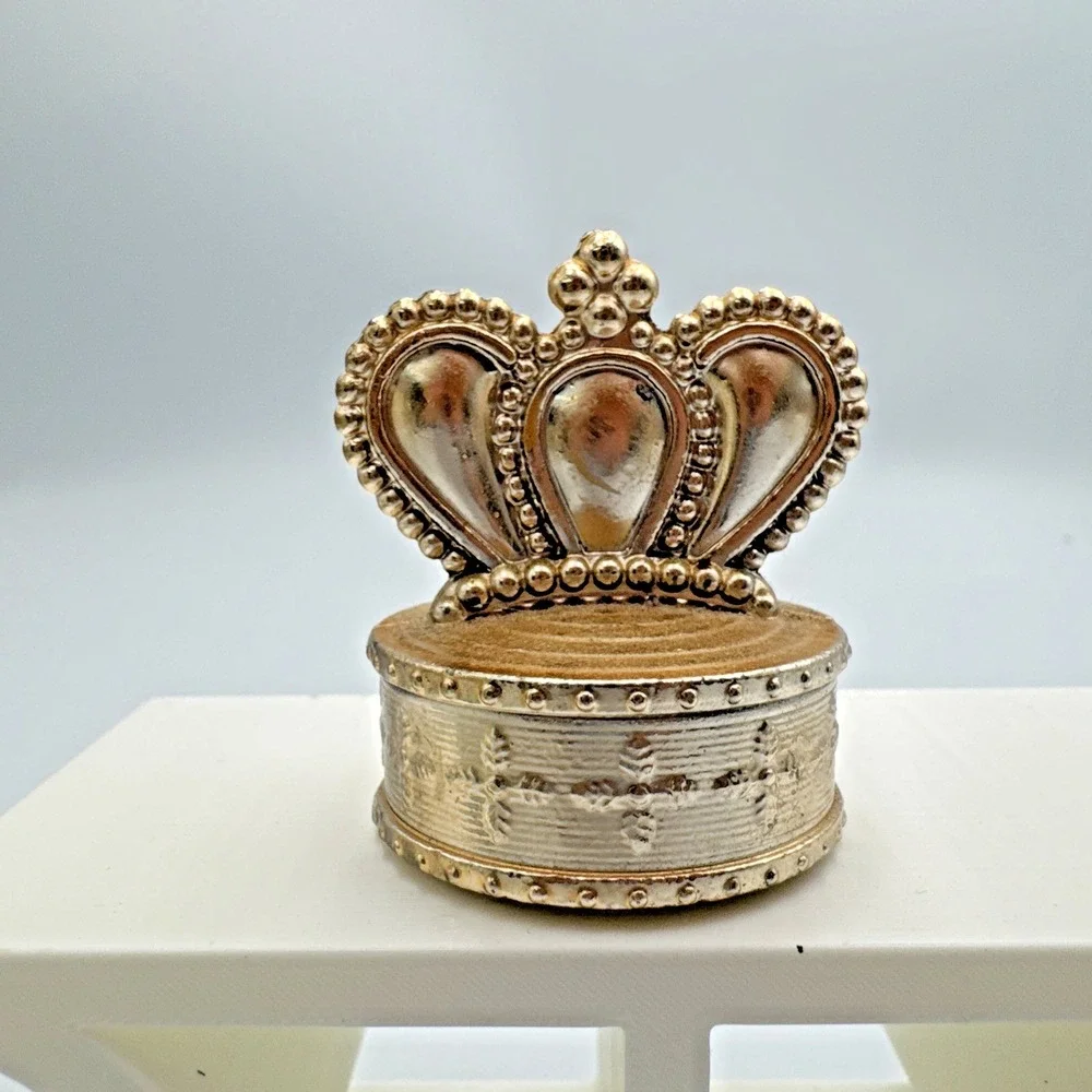 Vintage Empty Royale‎ Deluxe Chambord Liqueur Decanter Bottle Crown
